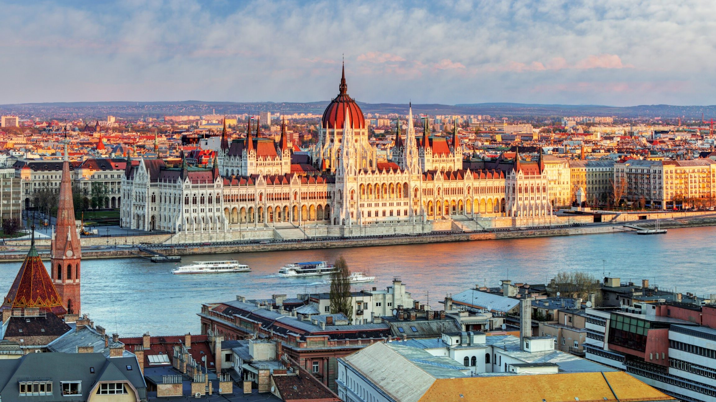 Descubre cuándo es el mejor momento para viajar a Budapest .